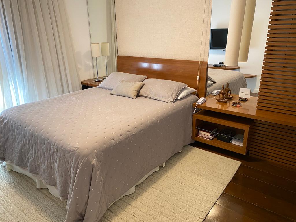 Apartamento à venda com 3 quartos, 180m² - Foto 9