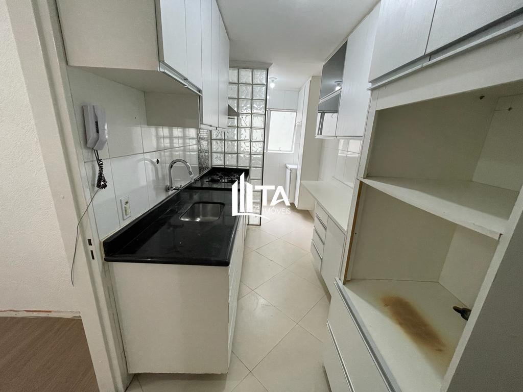 Apartamento à venda com 2 quartos, 60m² - Foto 2