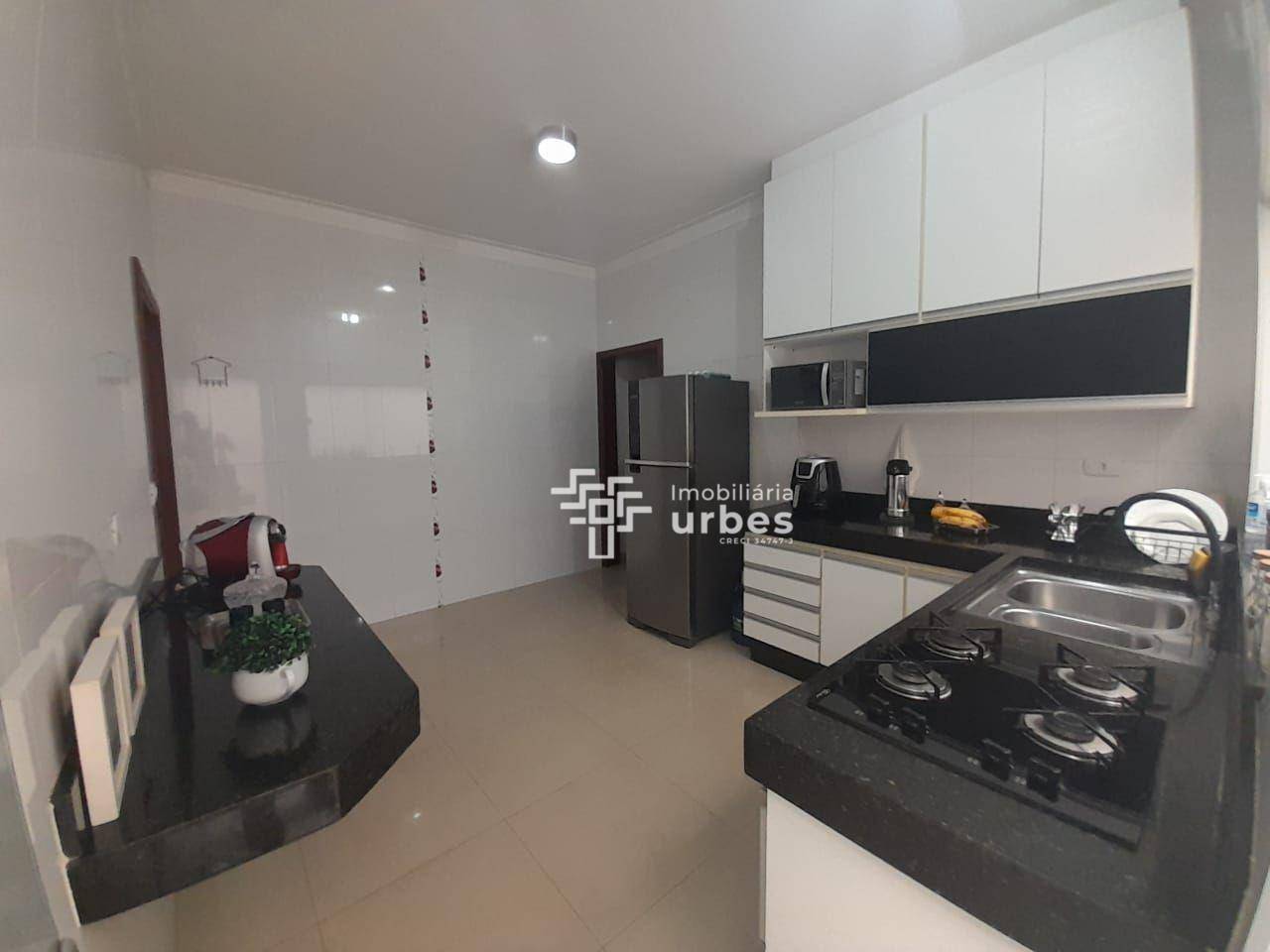 Casa à venda com 3 quartos, 192m² - Foto 4