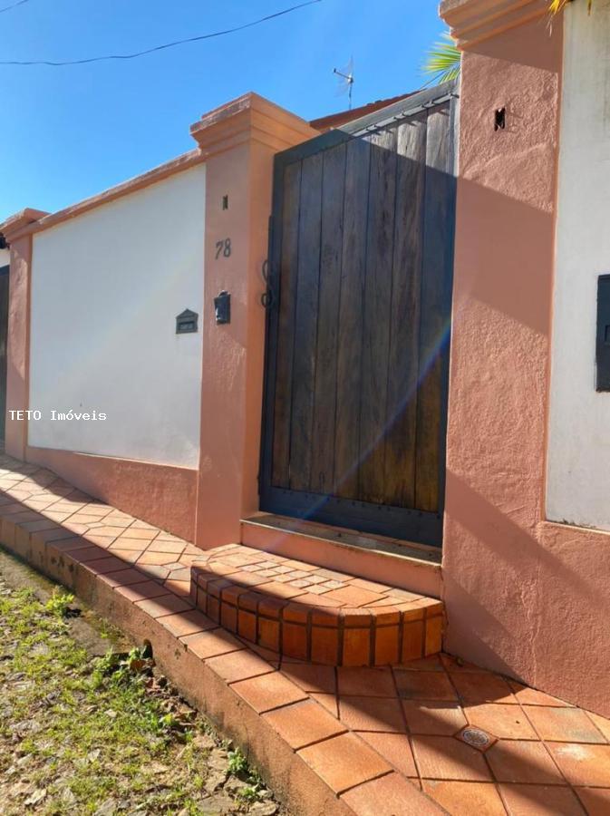 Casa à venda com 3 quartos, 300m² - Foto 2