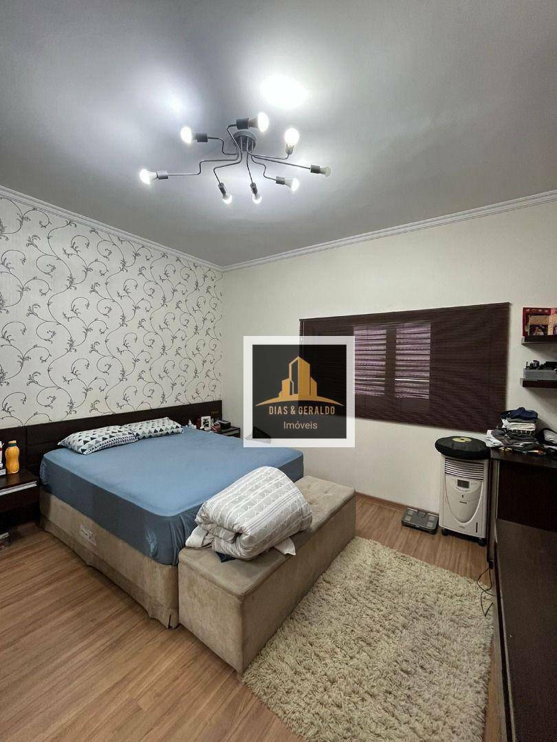 Sobrado à venda com 3 quartos, 240m² - Foto 11