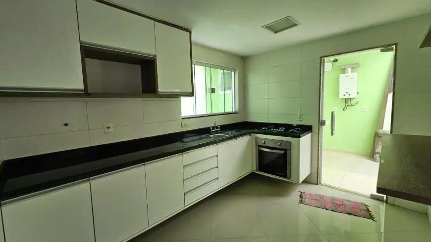 Casa de Condomínio à venda com 3 quartos, 220m² - Foto 23