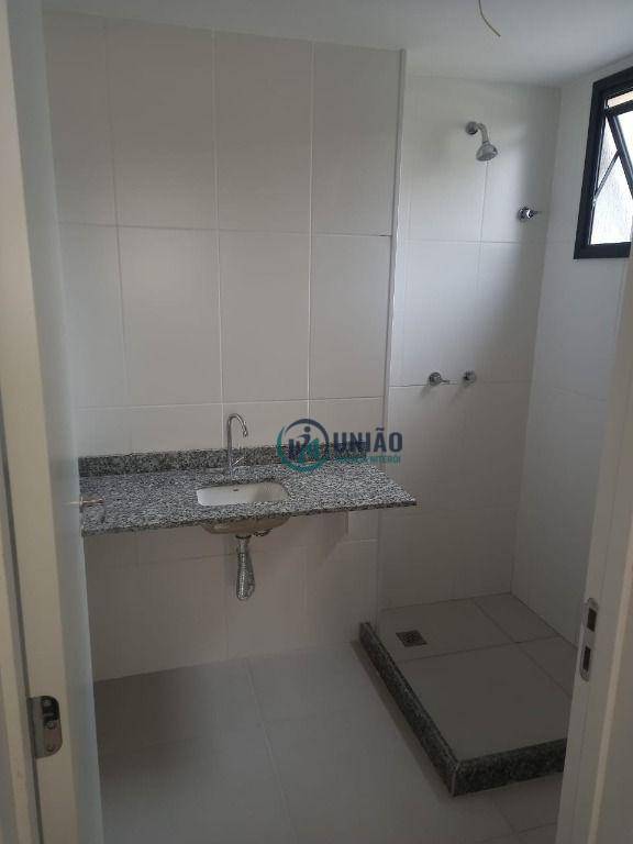 Apartamento à venda com 2 quartos, 75m² - Foto 40