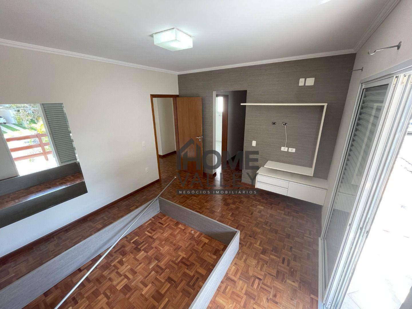 Casa de Condomínio à venda com 4 quartos, 232m² - Foto 3