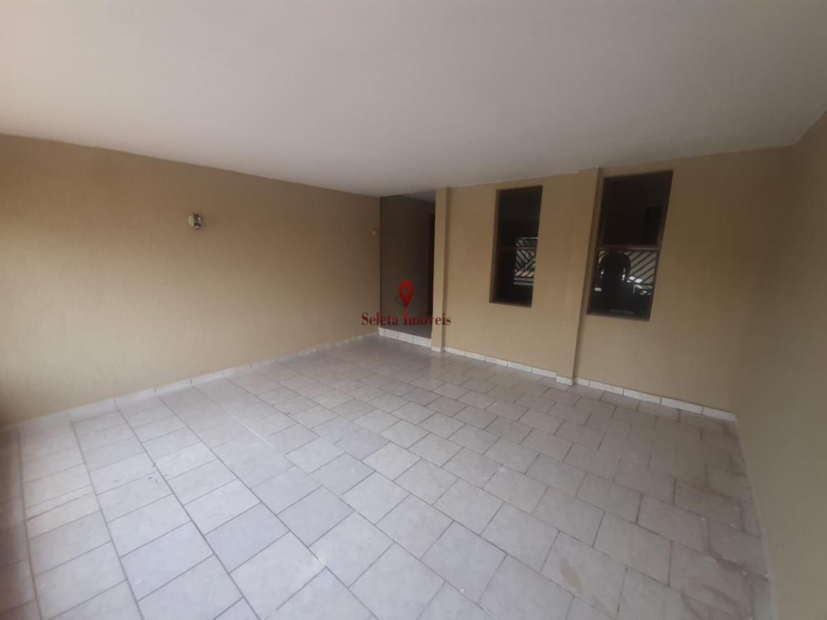 Casa à venda com 3 quartos, 130m² - Foto 2