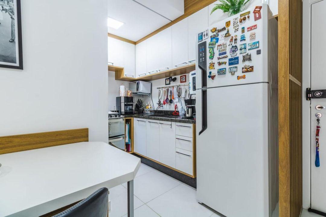 Apartamento à venda com 2 quartos, 58m² - Foto 2