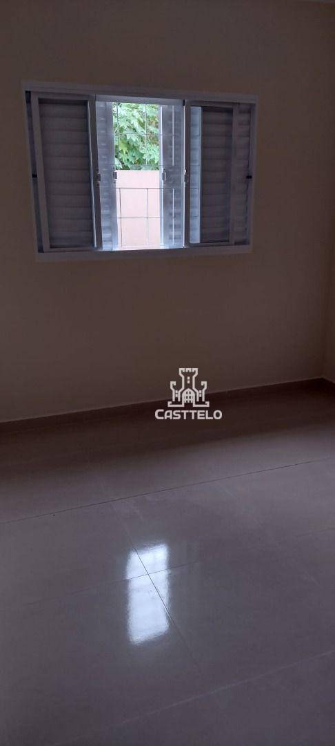 Casa à venda com 2 quartos, 68m² - Foto 5