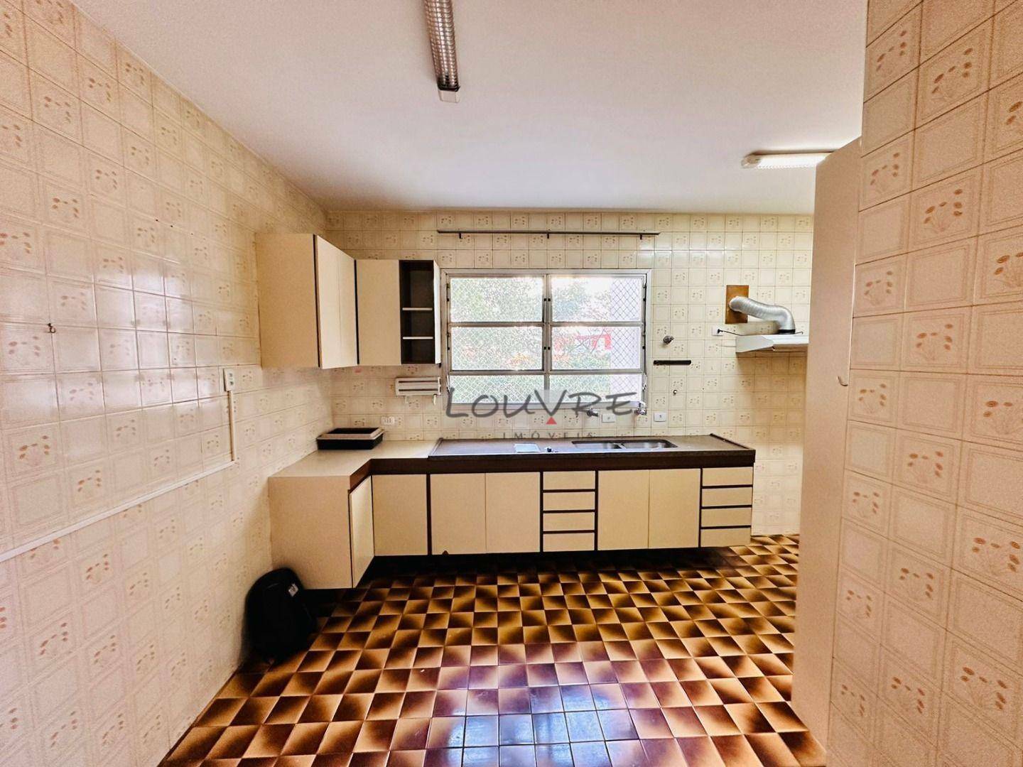 Apartamento para alugar com 3 quartos, 120m² - Foto 15