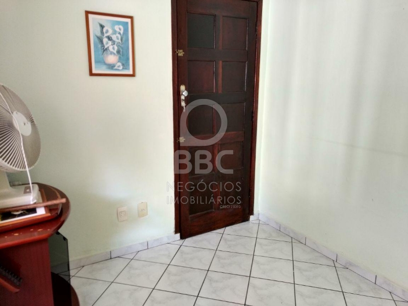 Casa à venda com 2 quartos, 159m² - Foto 4