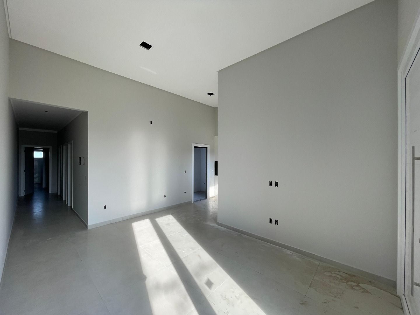 Casa à venda com 3 quartos, 100m² - Foto 2