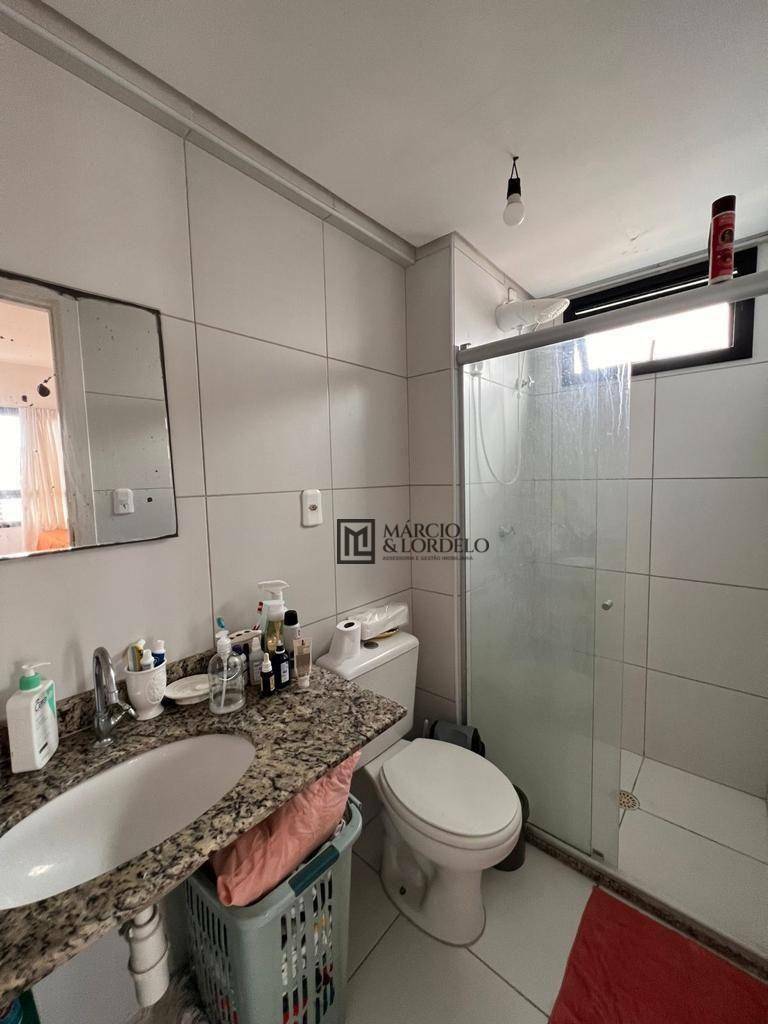 Apartamento à venda com 2 quartos, 70m² - Foto 13