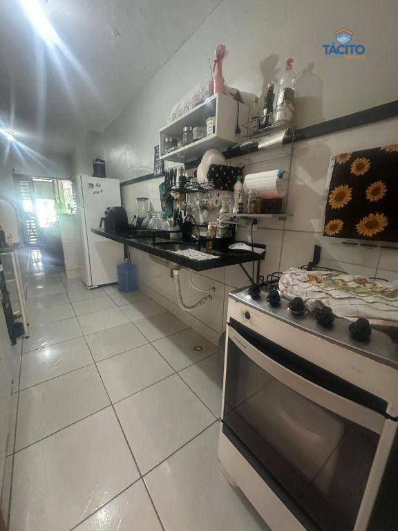 Casa à venda com 3 quartos, 80m² - Foto 14