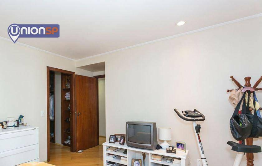 Apartamento à venda com 4 quartos, 160m² - Foto 8