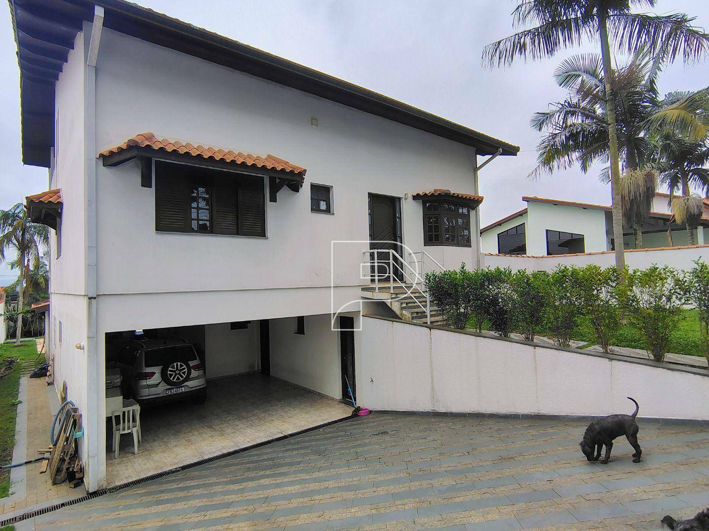 Casa de Condomínio à venda com 3 quartos, 390m² - Foto 1