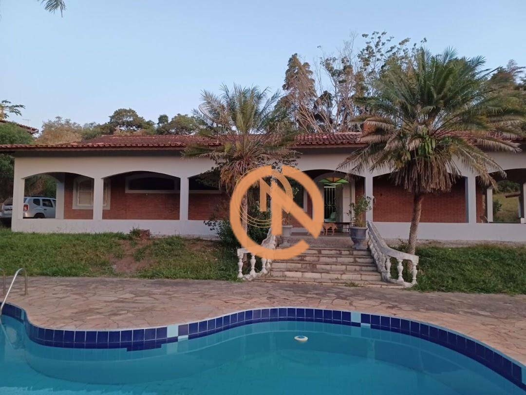 Chácara à venda com 3 quartos, 650m² - Foto 1