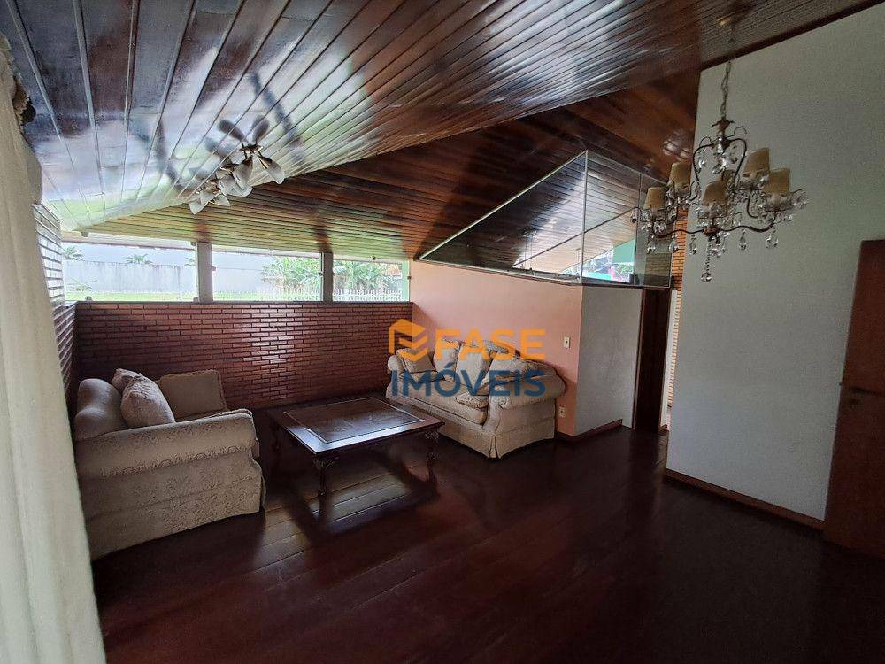 Casa à venda com 5 quartos, 260m² - Foto 3