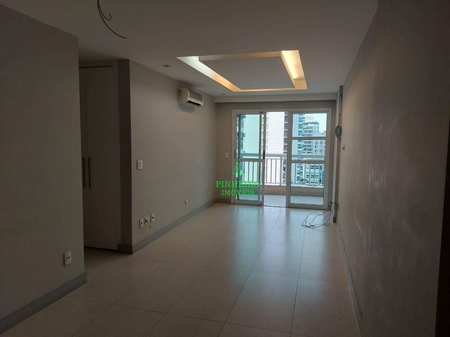 Apartamento à venda com 3 quartos, 157m² - Foto 6