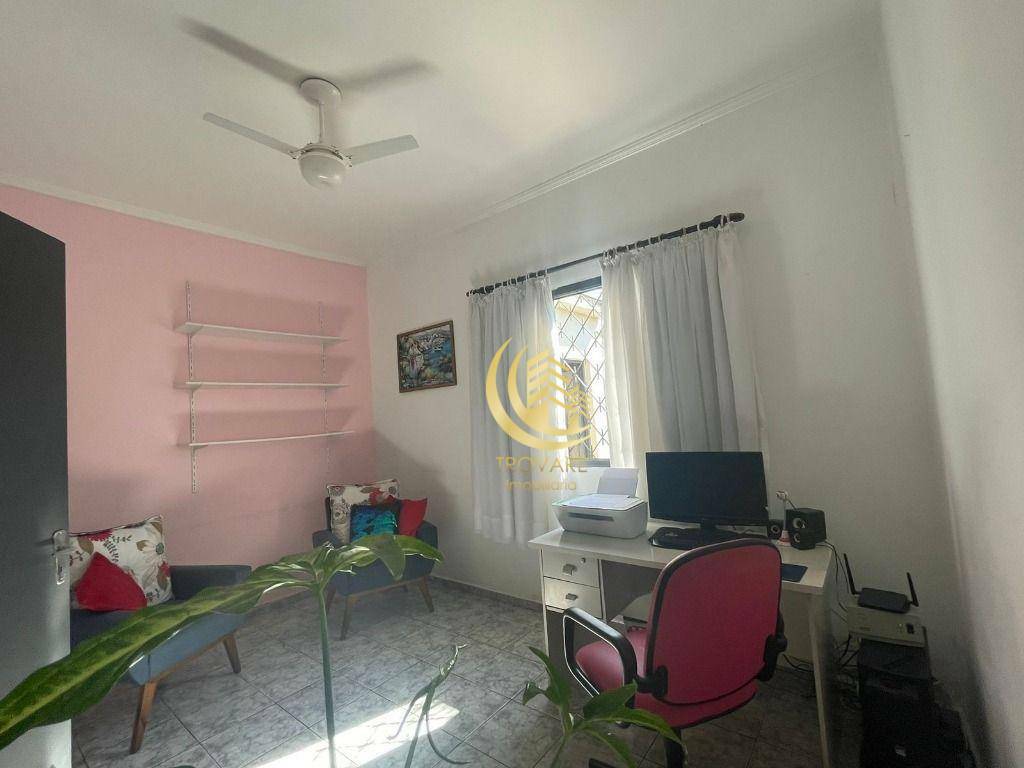 Casa à venda e aluguel com 4 quartos, 180m² - Foto 13