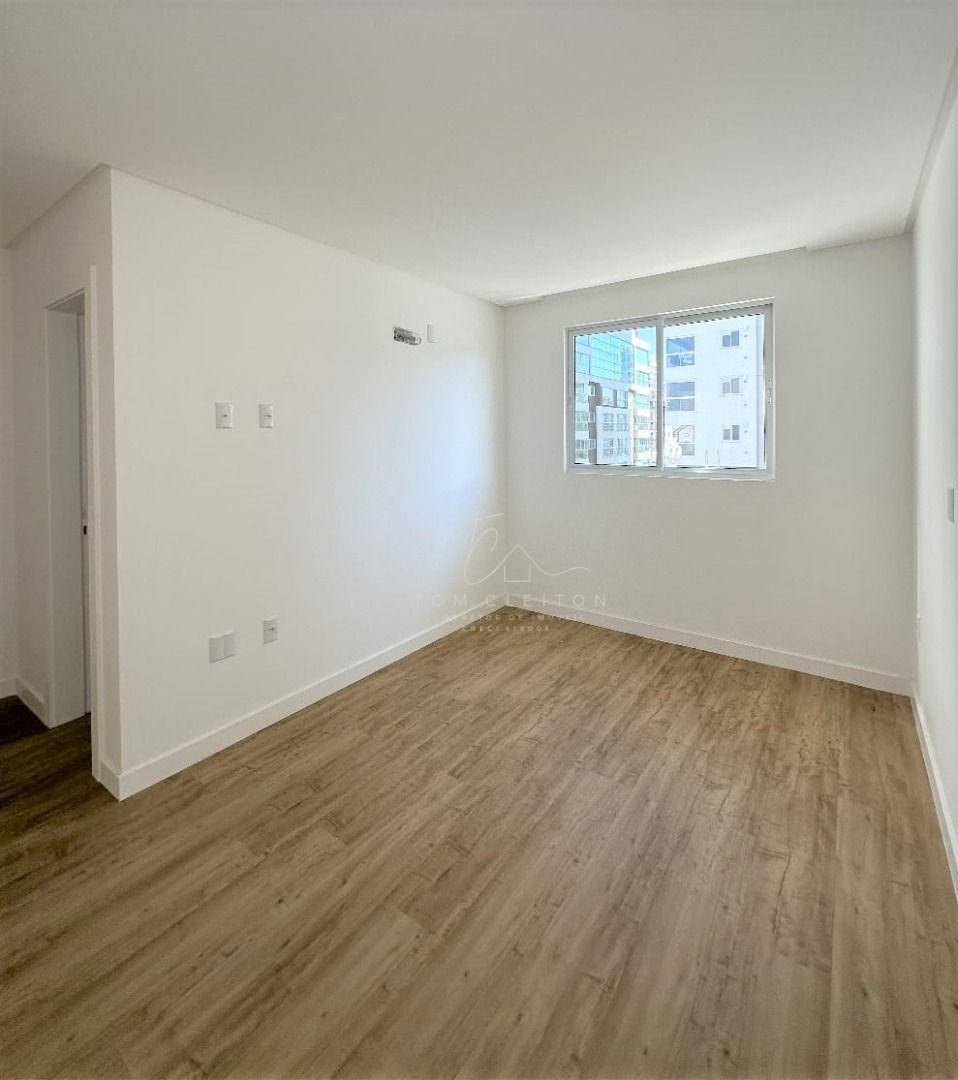 Apartamento à venda com 3 quartos, 142m² - Foto 6