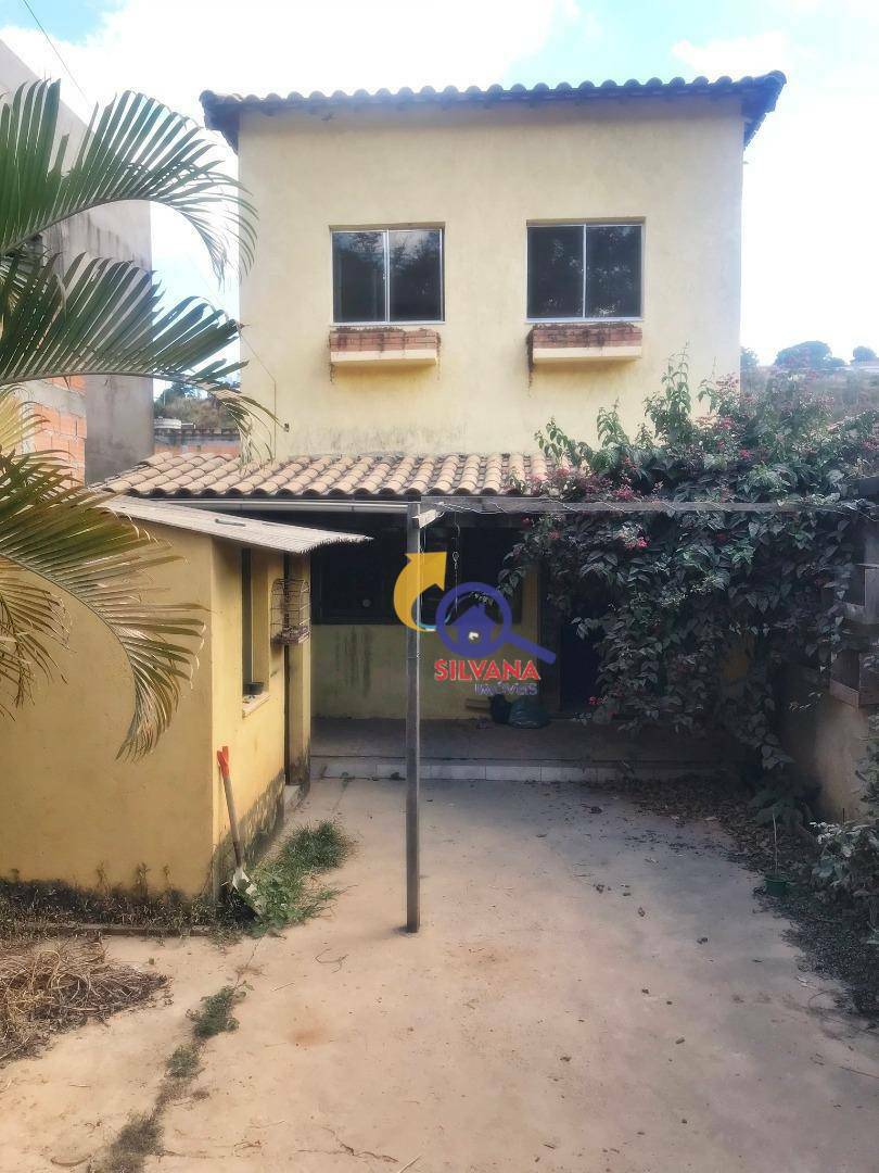 Casa à venda com 3 quartos, 180M2 - Foto 1