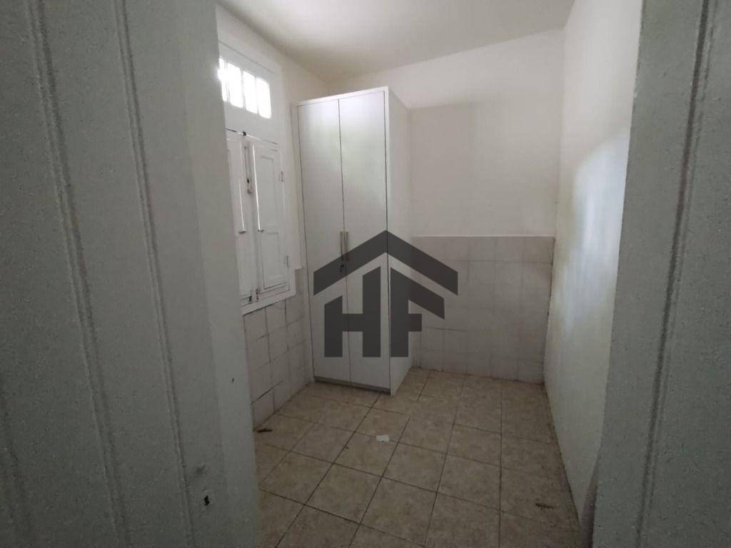 Casa para alugar com 3 quartos, 159m² - Foto 14