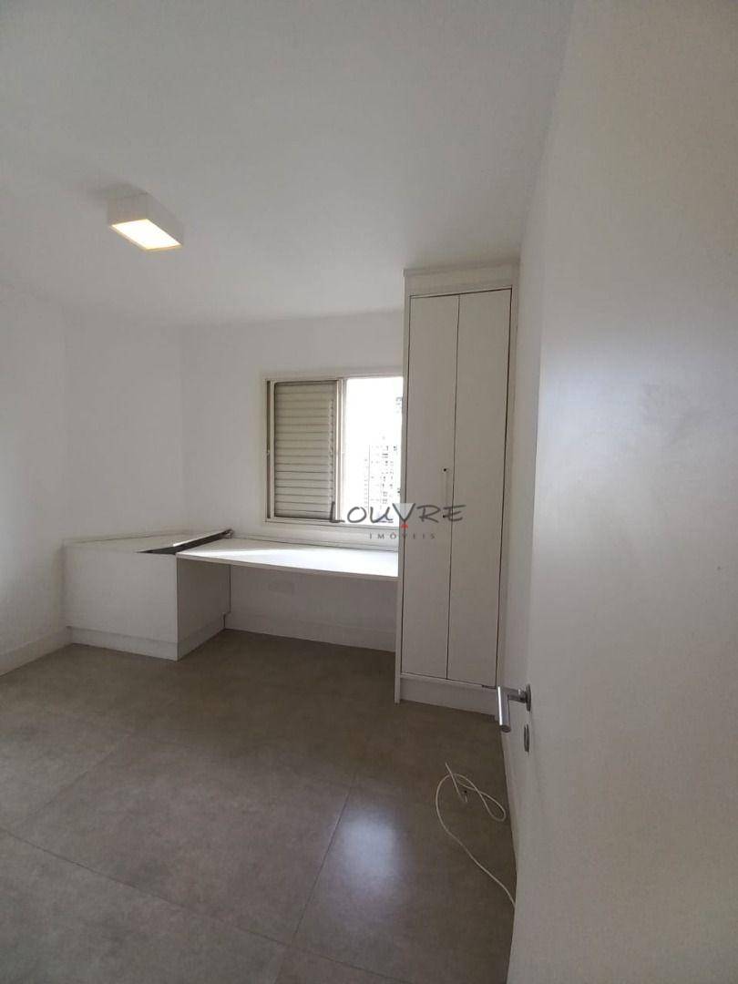 Apartamento para alugar com 2 quartos, 66m² - Foto 8