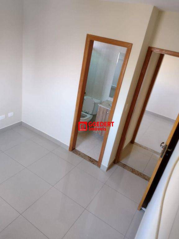 Apartamento para alugar com 3 quartos, 70m² - Foto 13