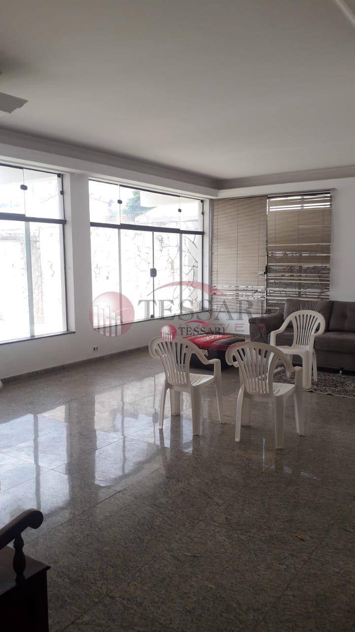 Casa para alugar com 3 quartos, 170m² - Foto 2