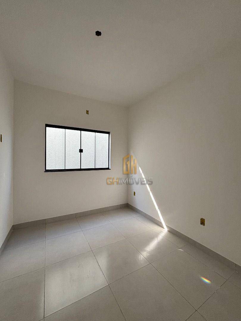 Casa à venda com 3 quartos, 100m² - Foto 4
