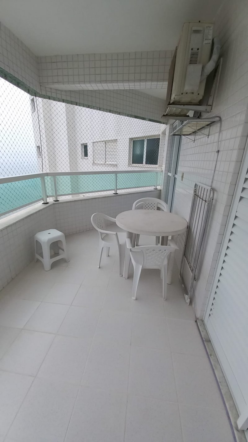 Apartamento à venda com 2 quartos, 77m² - Foto 4