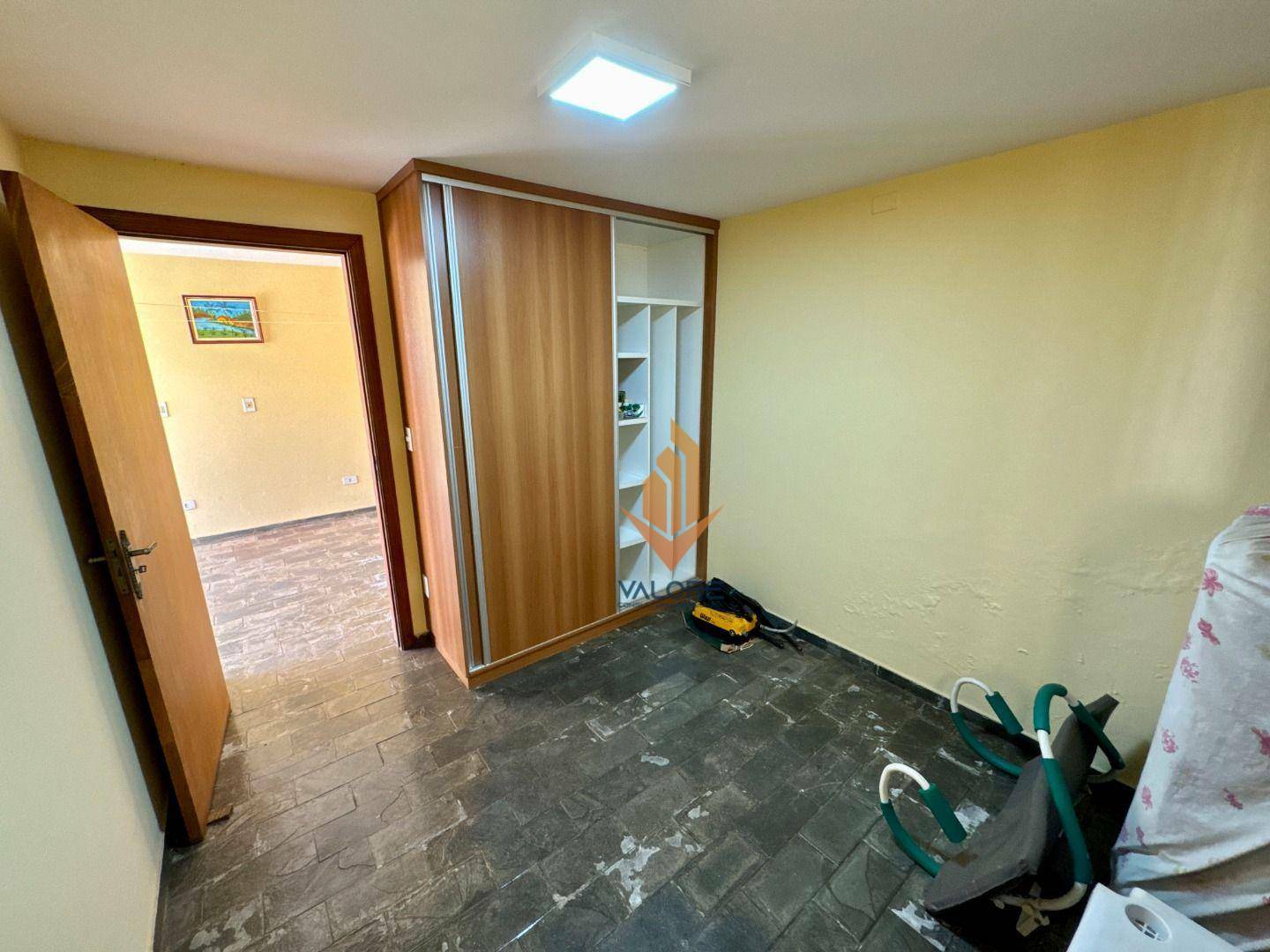 Casa à venda com 4 quartos, 328m² - Foto 47