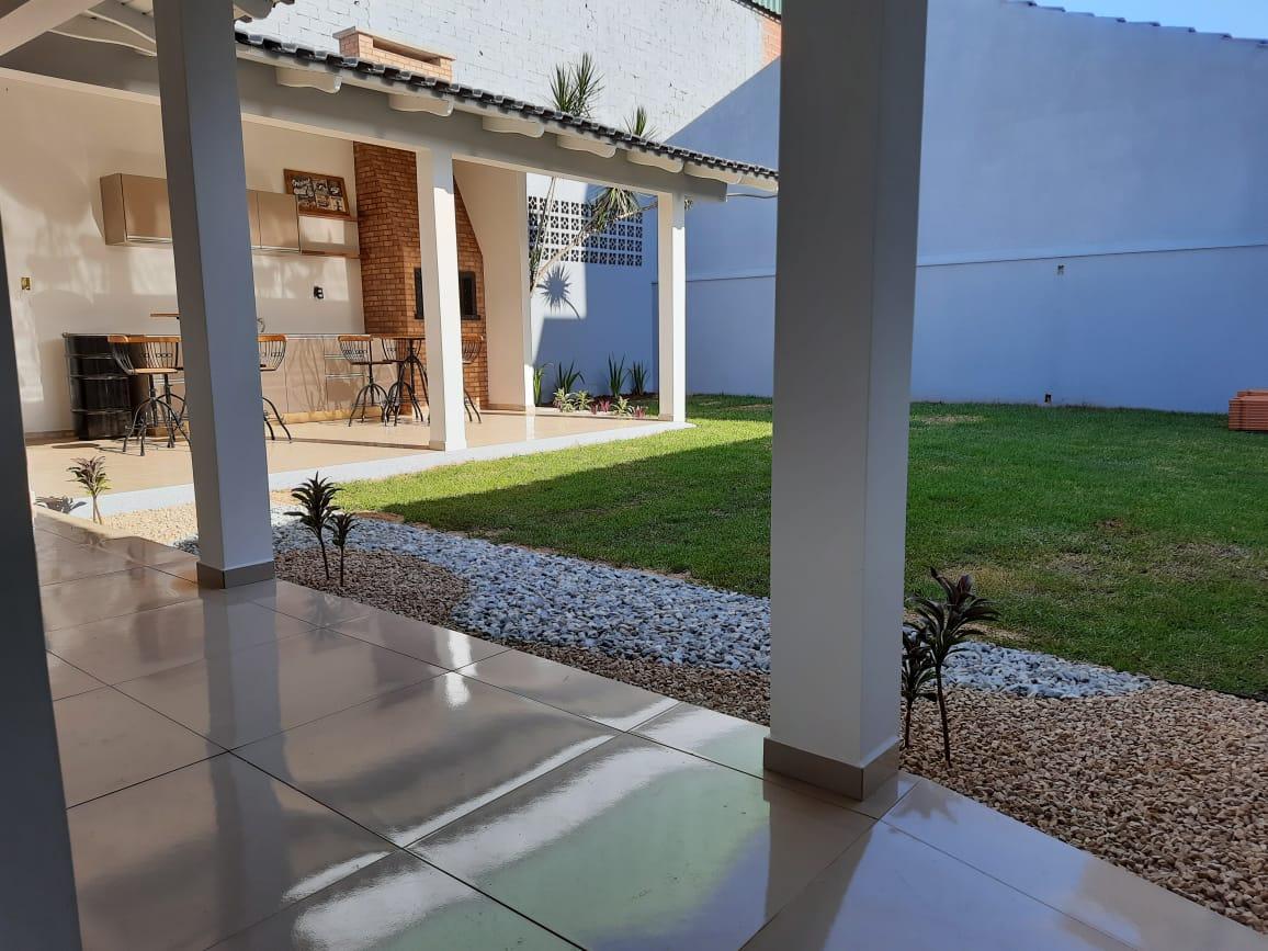 Casa à venda com 3 quartos, 1m² - Foto 2