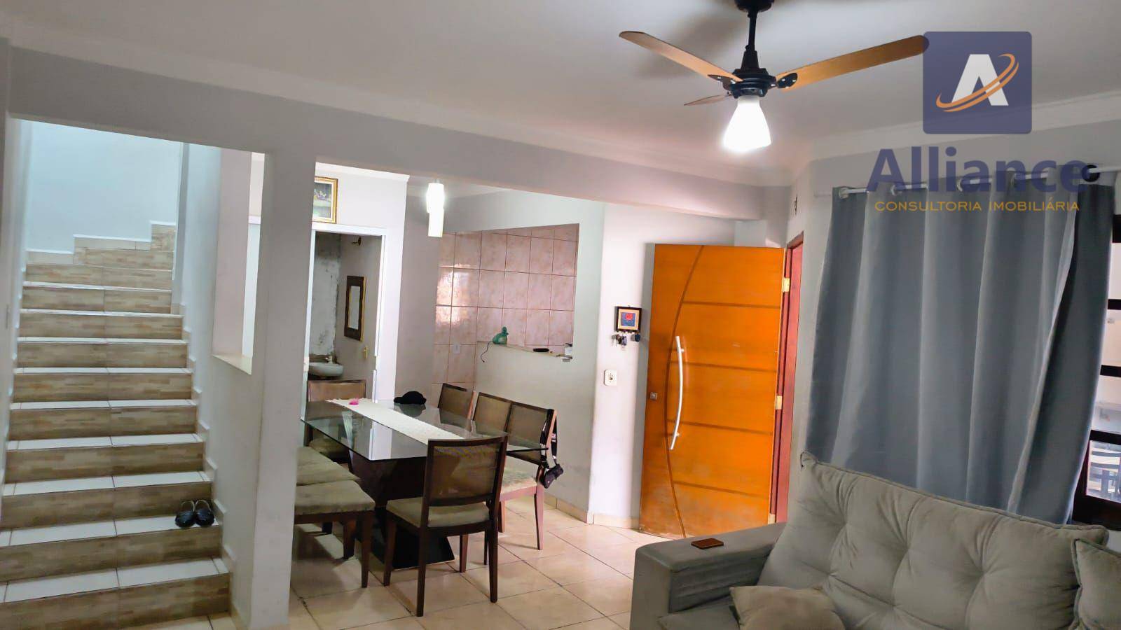Casa à venda com 2 quartos, 80m² - Foto 2
