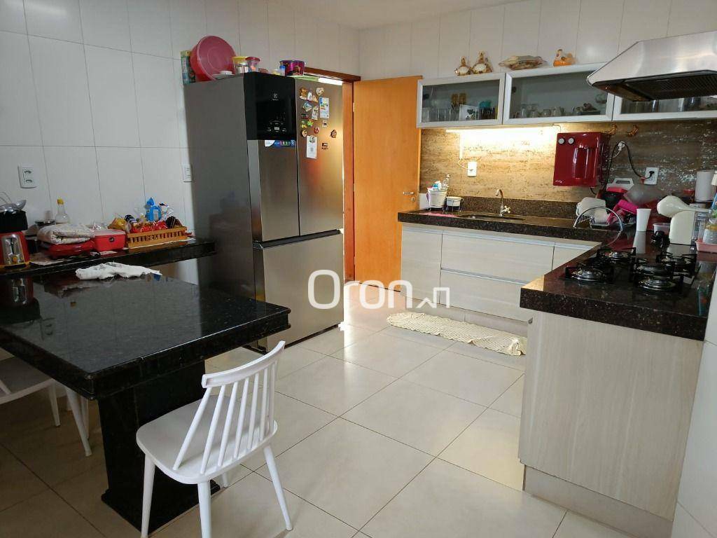 Apartamento à venda com 3 quartos, 160m² - Foto 3