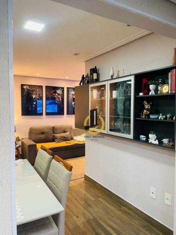 Apartamento à venda com 2 quartos, 70m² - Foto 7