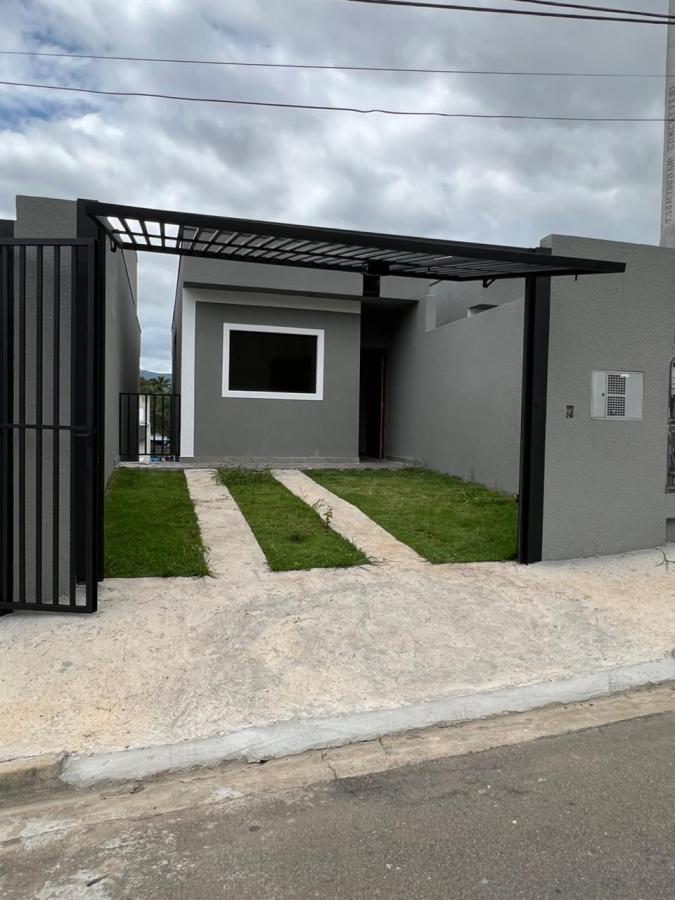 Casa à venda com 2 quartos, 125m² - Foto 1