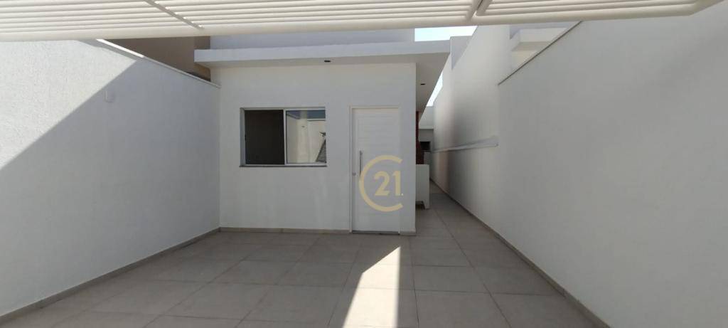 Casa à venda com 2 quartos, 63m² - Foto 2