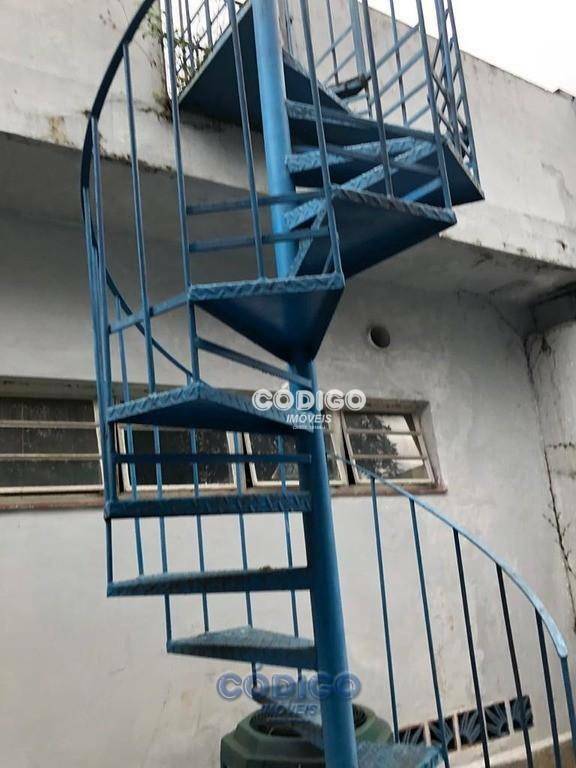 Casa à venda e aluguel com 4 quartos, 300m² - Foto 21