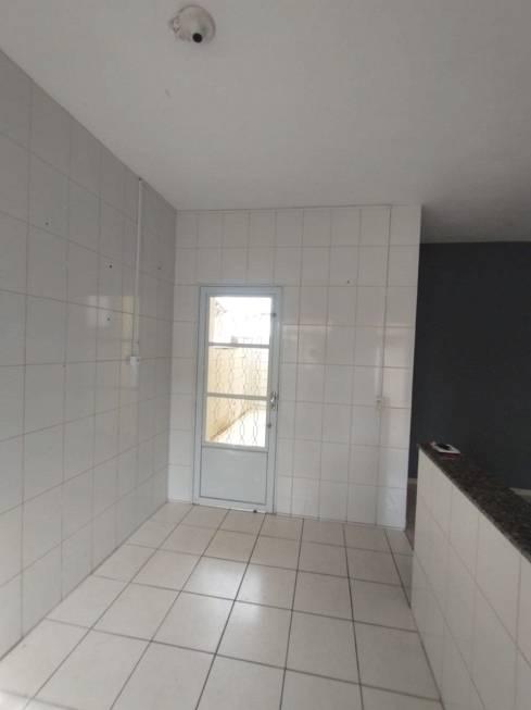 Casa à venda com 3 quartos, 120m² - Foto 4