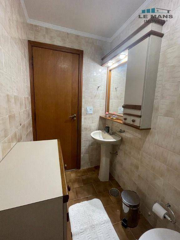 Apartamento à venda com 3 quartos, 138m² - Foto 8