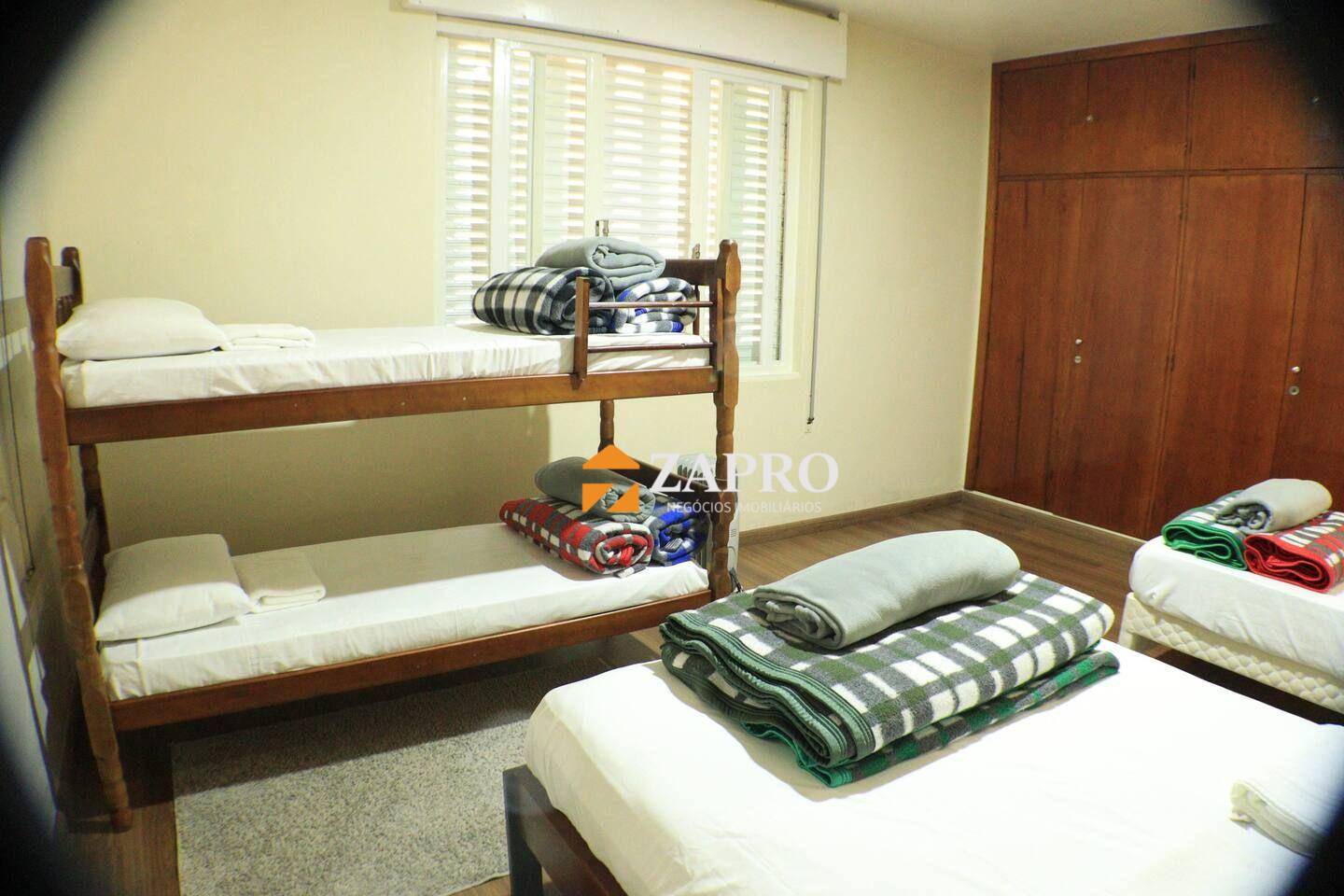 Casa, 4 quartos, 225 m² - Foto 4