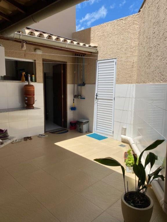 Casa à venda com 3 quartos, 165m² - Foto 2