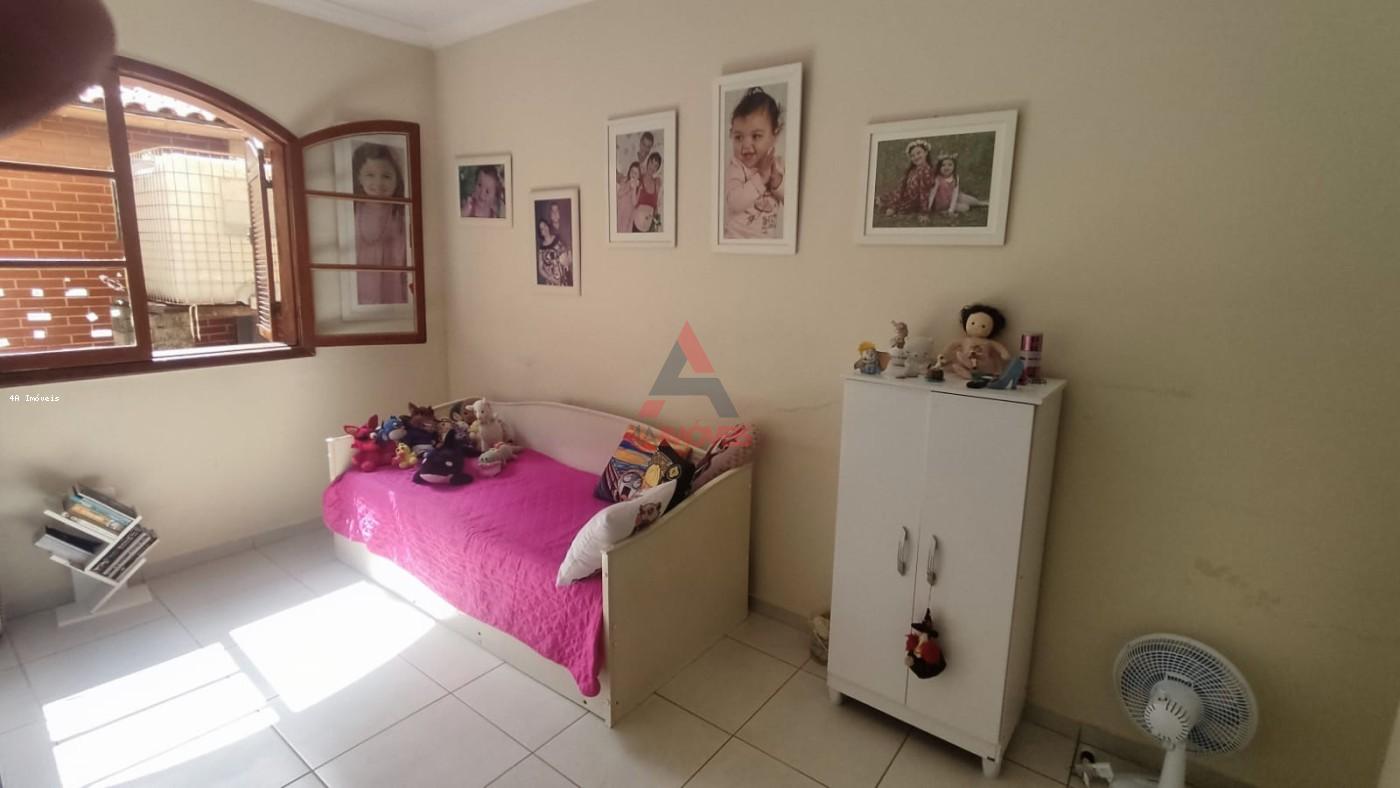 Casa à venda com 5 quartos, 300m² - Foto 14