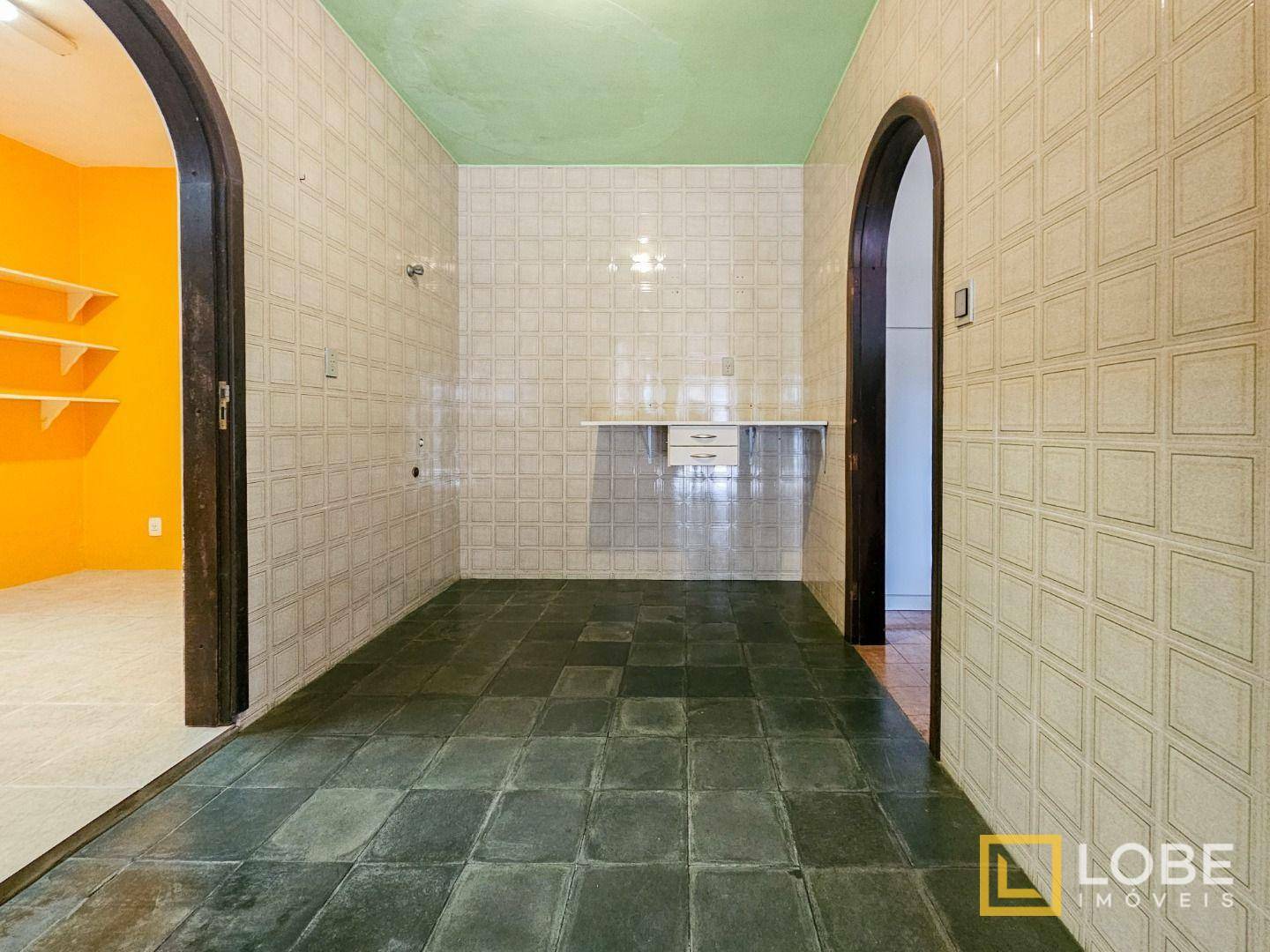 Casa à venda com 3 quartos, 306m² - Foto 11