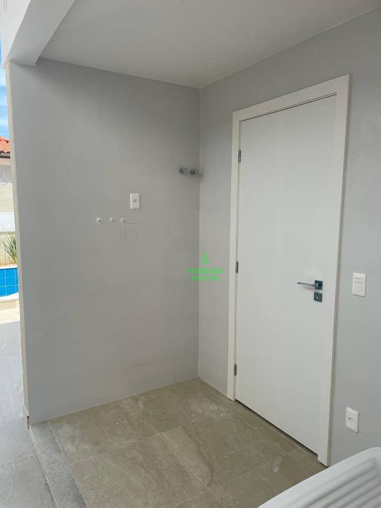 Casa à venda com 4 quartos, 177m² - Foto 15