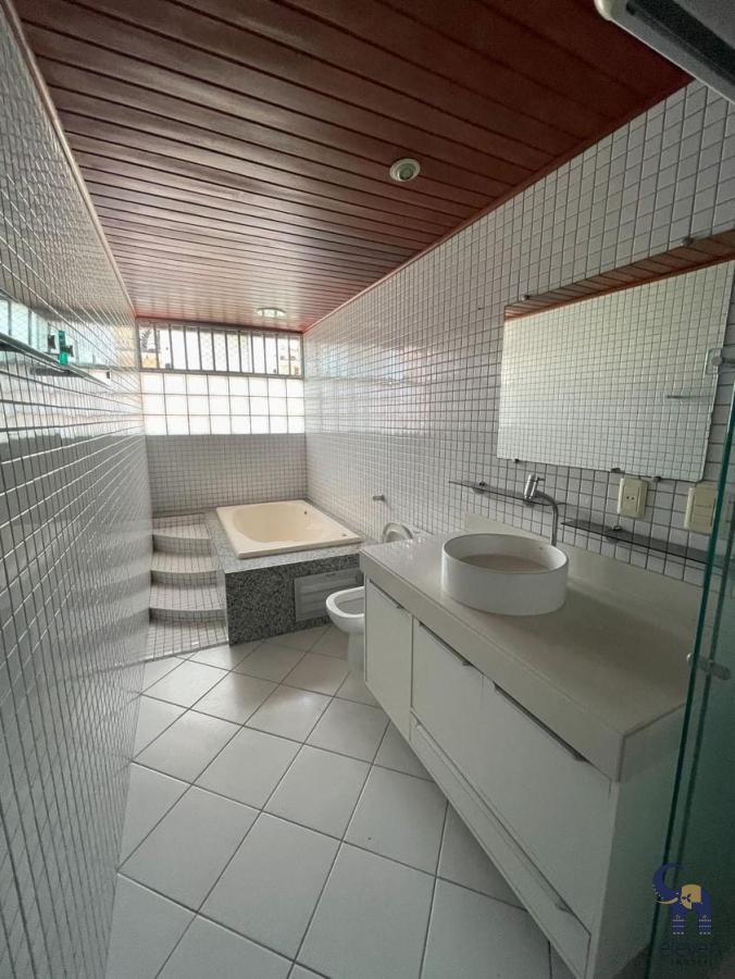 Casa à venda com 4 quartos, 220m² - Foto 40