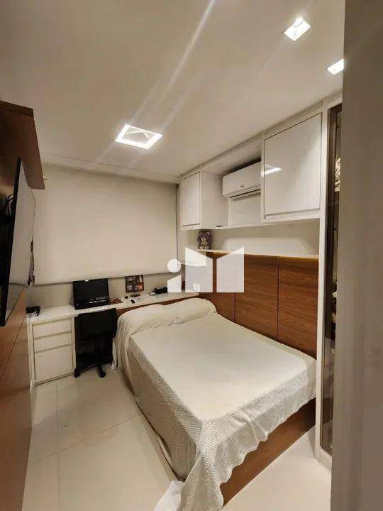 Apartamento à venda com 2 quartos, 70m² - Foto 17