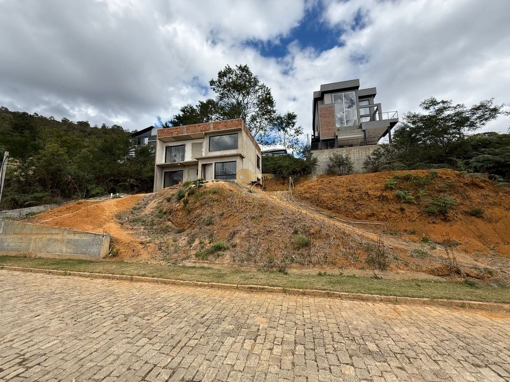 Casa de Condomínio à venda com 3 quartos, 480m² - Foto 1