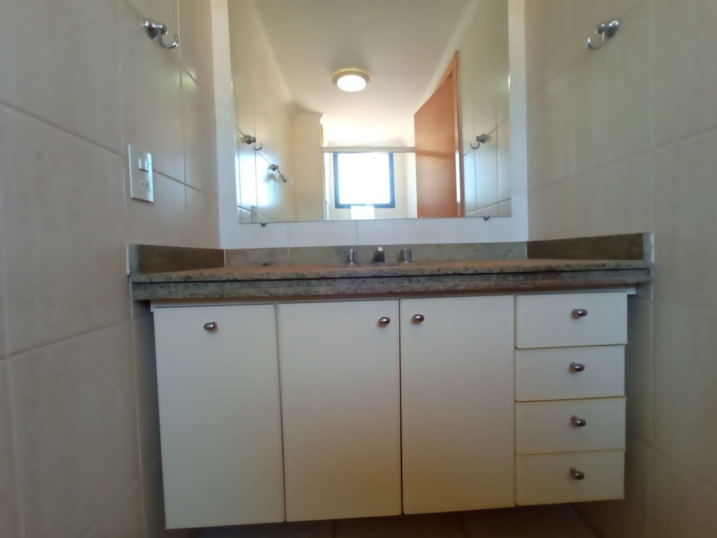 Apartamento para alugar com 3 quartos, 140m² - Foto 7