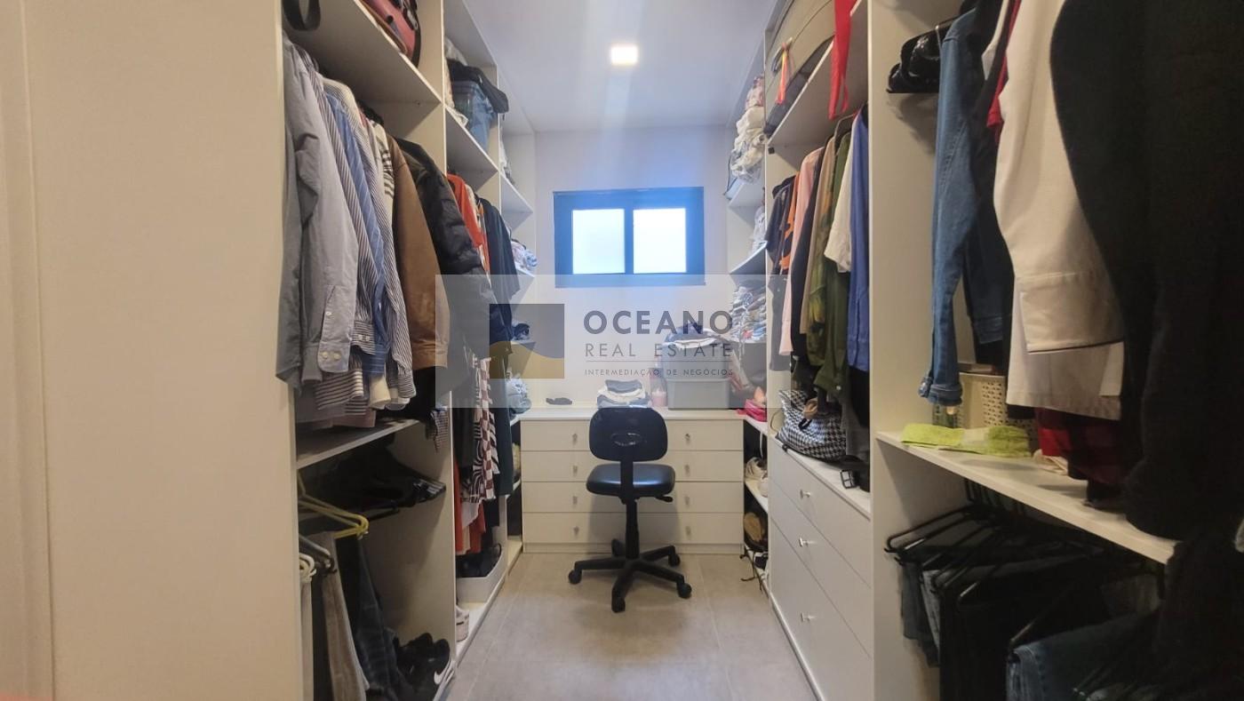 Casa de Condomínio à venda com 3 quartos, 380m² - Foto 32